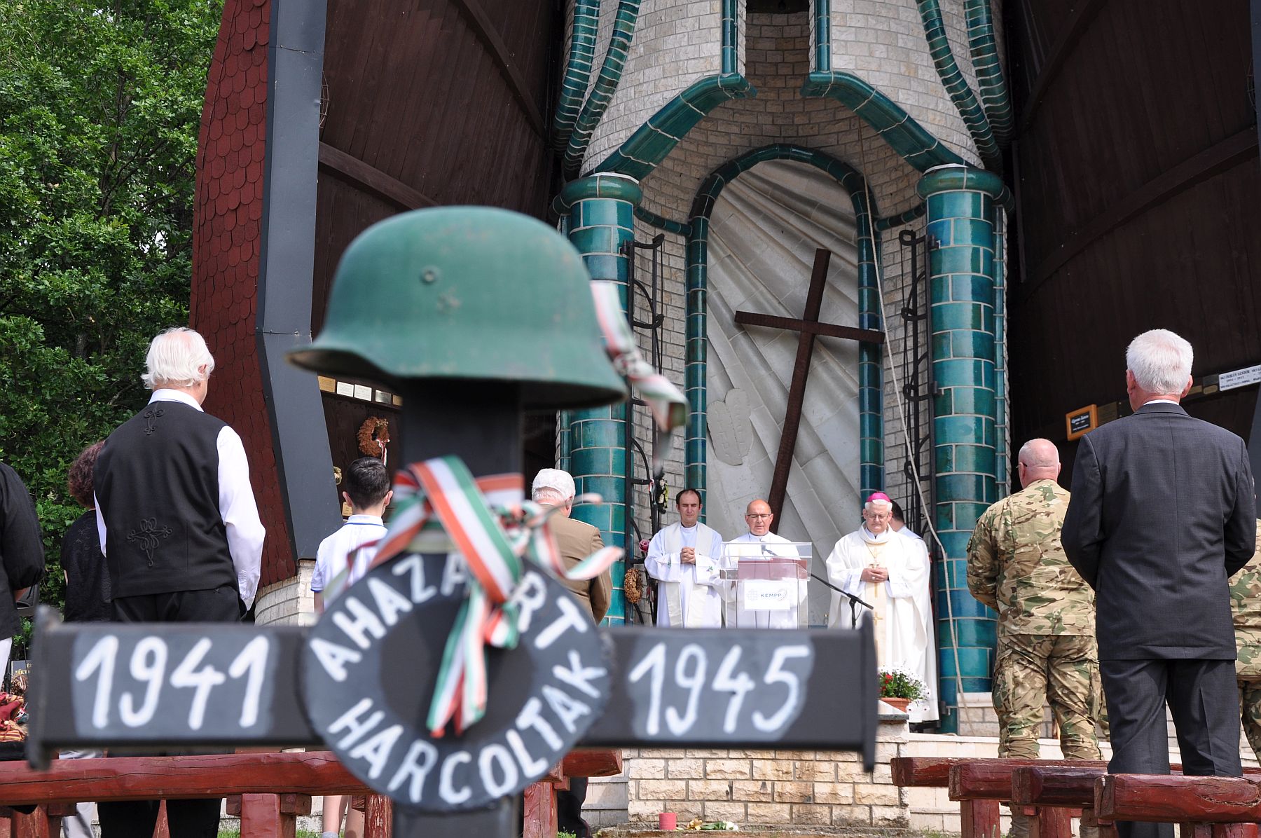 Hősök napi püspöki mise a pákozdi Don-kanyar Kápolnánál